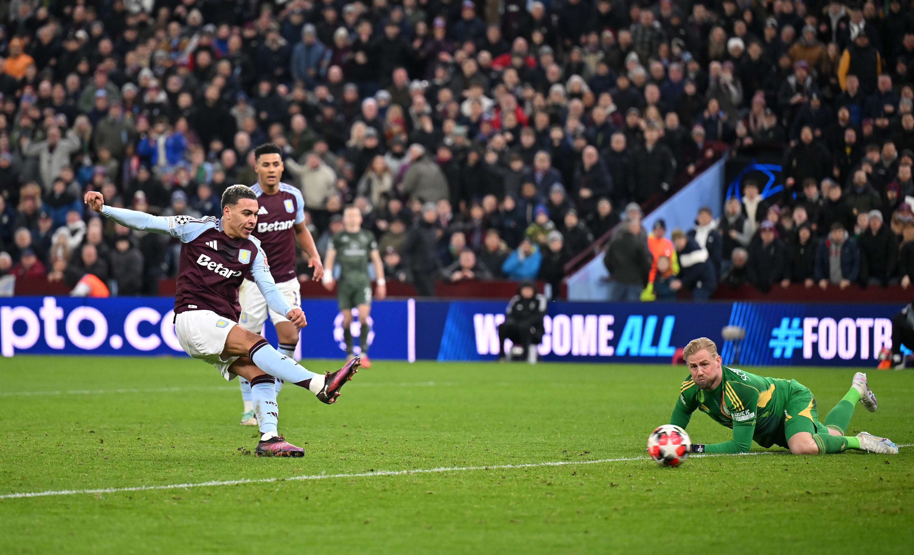 他在亚洲足 他在亚洲足